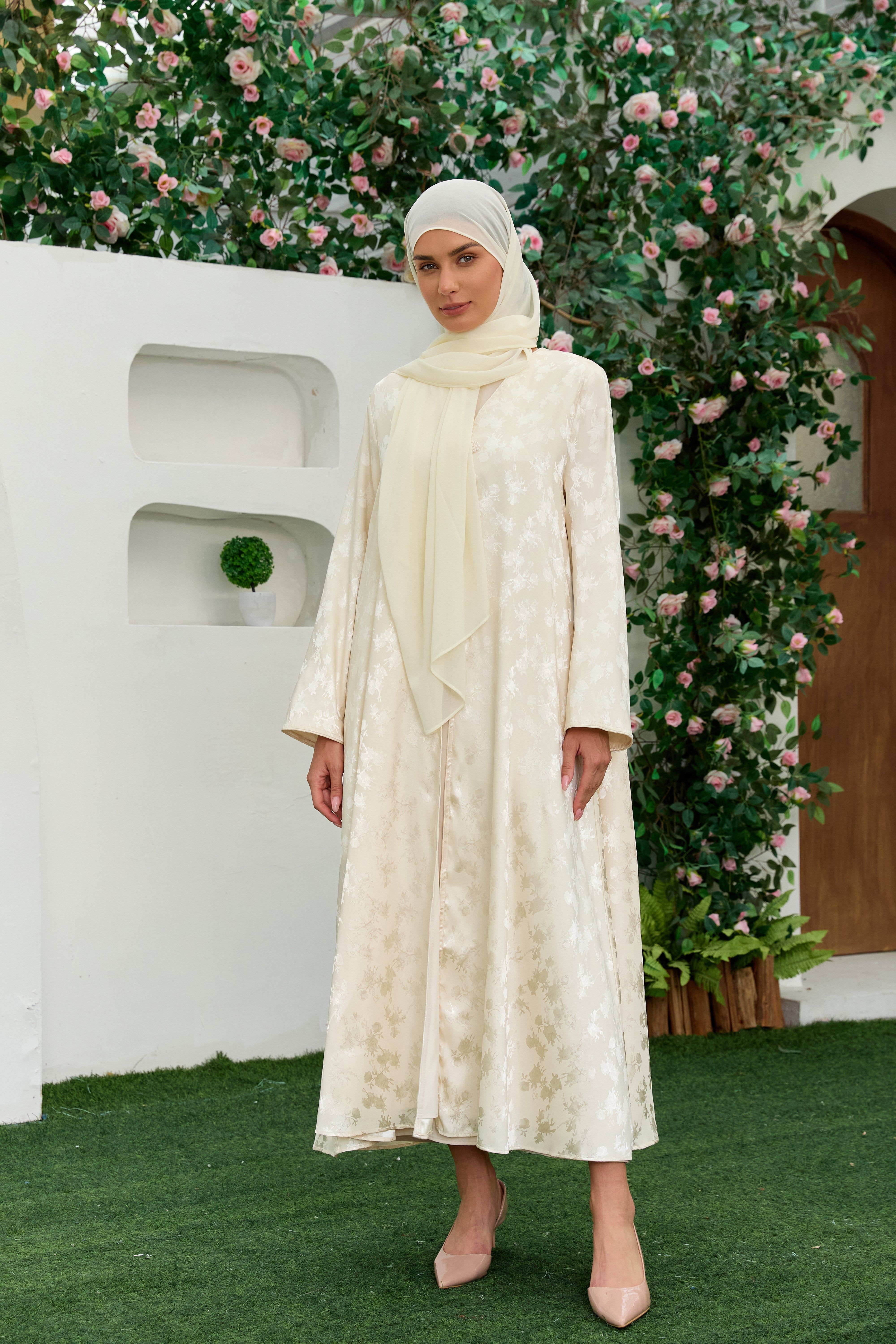 Naseem Lulu — Ivory Pearl Open Abaya