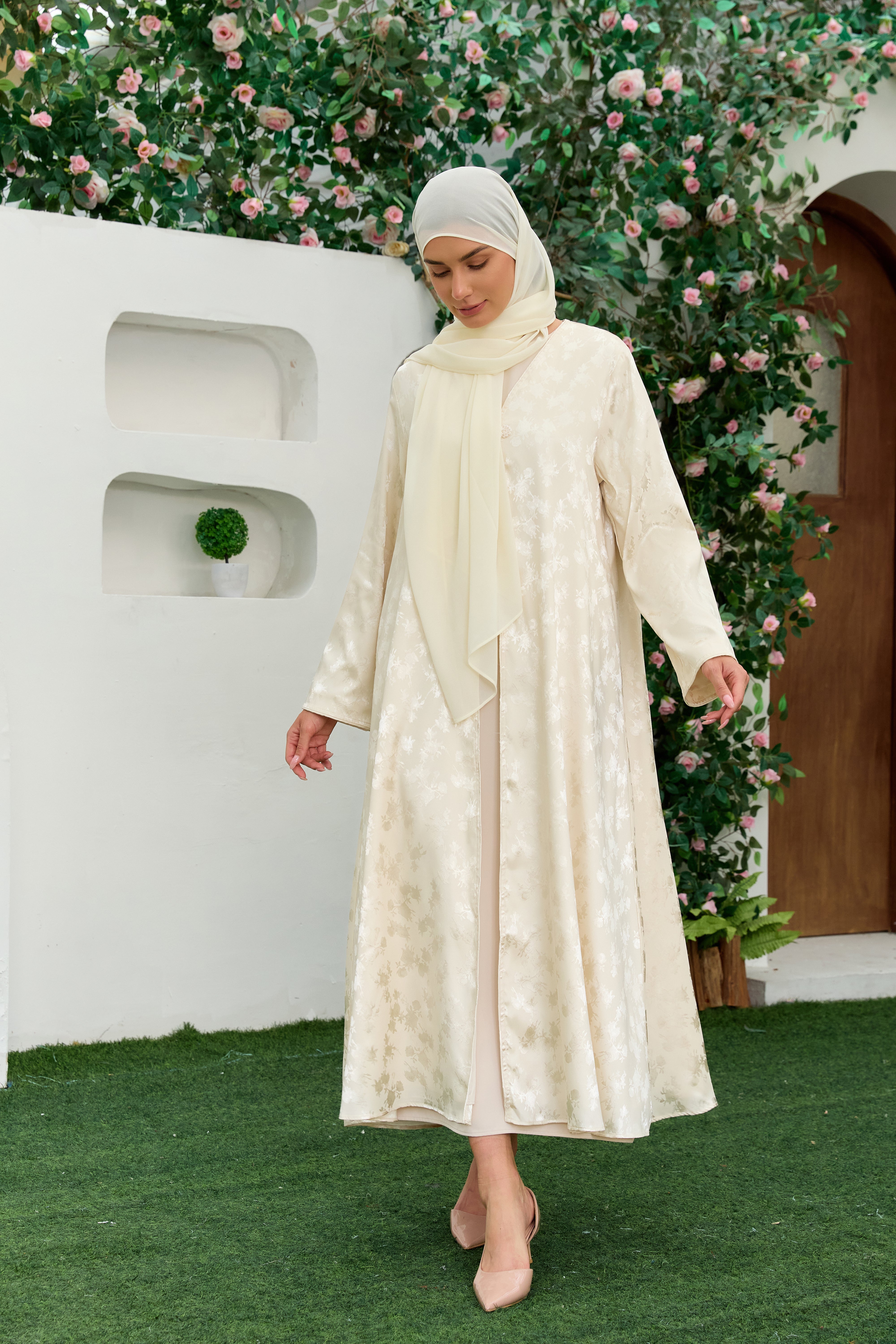 Naseem Lulu — Ivory Pearl Open Abaya