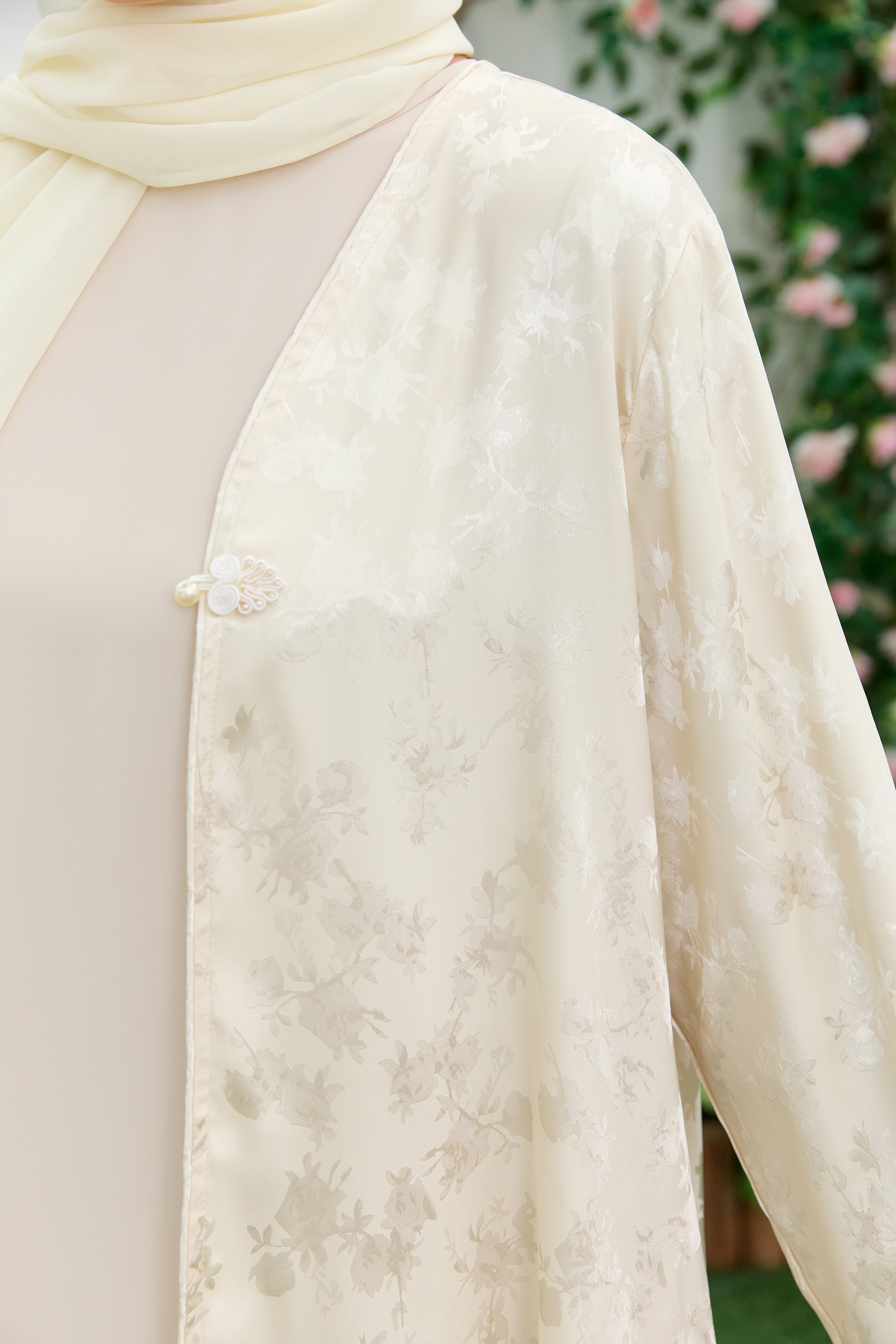 Naseem Lulu — Ivory Pearl Open Abaya